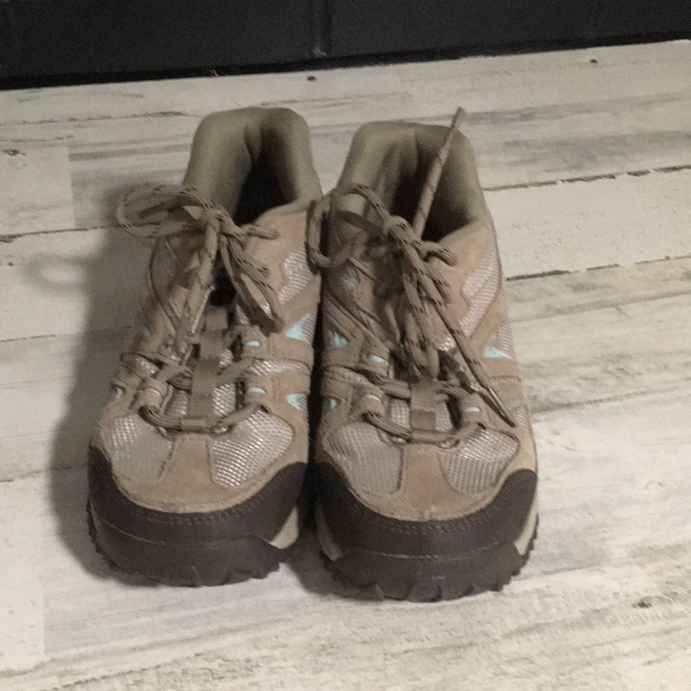 New Balance 606 woman’s brown/tan/blue lace up sneakers size 8B